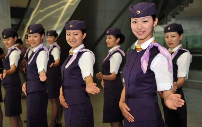 初中生学高铁乘务员有哪些学校（武汉有招初中生的地铁乘务专业没有）2
