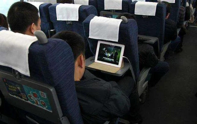 地铁站务员几点就要起来上班啊一天工作几小时啊（天津地铁上班作息时间）