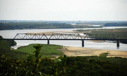 第一亚欧铁路大陆桥和第二亚欧铁路大桥分别通过哪些国家（朝俄铁路大桥）3