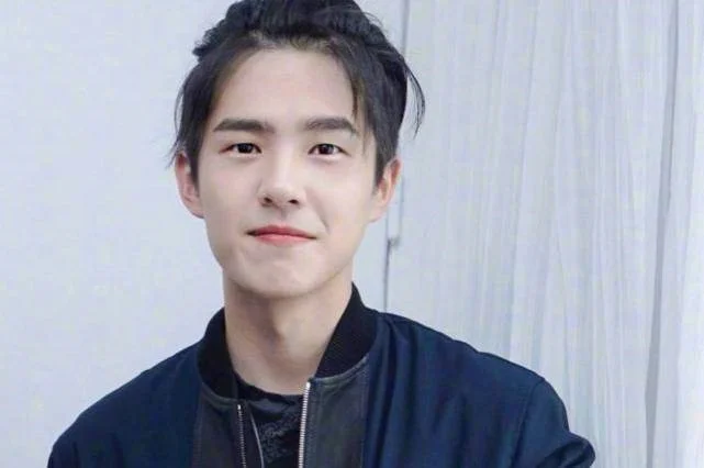 成都地铁小暖男是怎么回事（成都地铁小哥哥）2