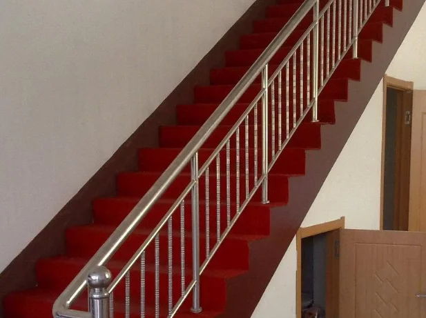 深圳地铁车厢客室扶手多高(广州地铁扶手多高)2