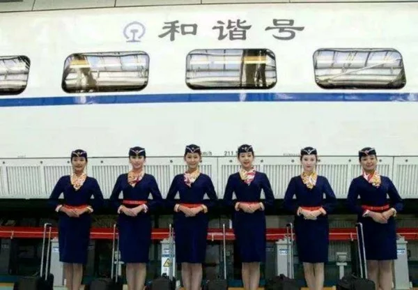 高铁服务员有那些要求(高铁客运服务人员)