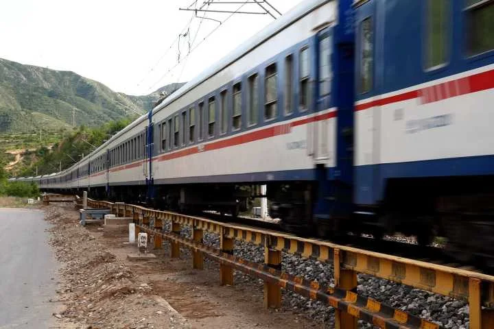 铁路属于国企还是央企（中铁算铁路）