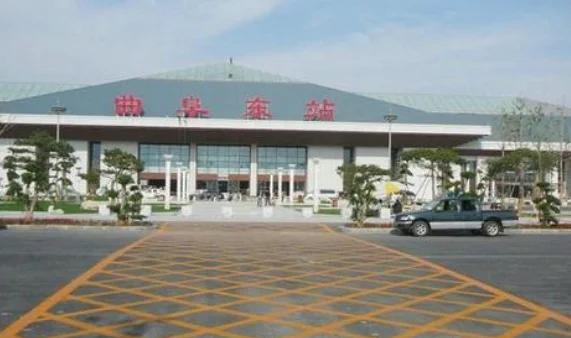 曲阜高铁站停车场如何收费可以免费停车多长时间（曲阜高铁视频）