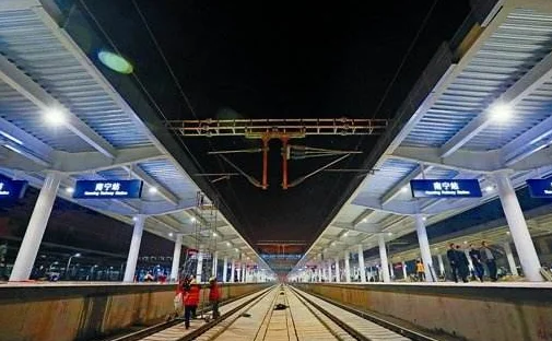 高铁可以直接刷身份证进站吗（高铁直接用身份证乘车）