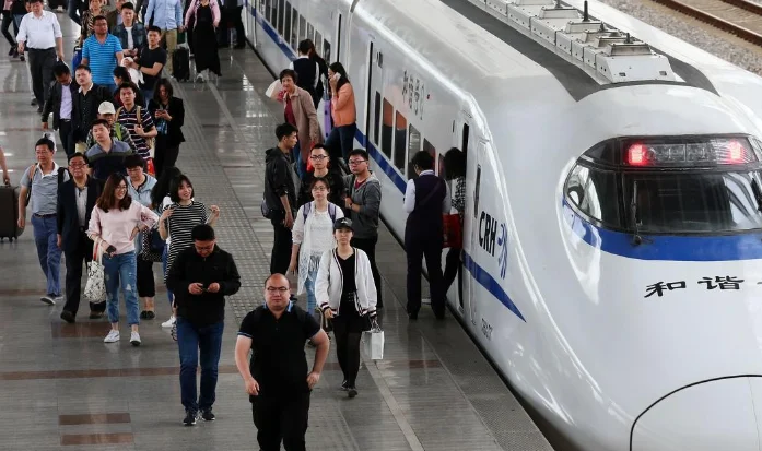 请问贵州省有哪几个城市有高铁站或者动车（高铁贵阳旅游）3