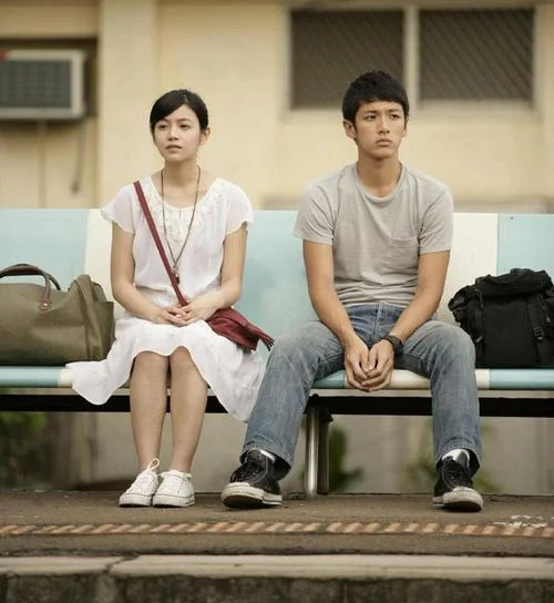 挤地铁时身边站一美女是什么感受（洪浪北地铁站附近小姐）3