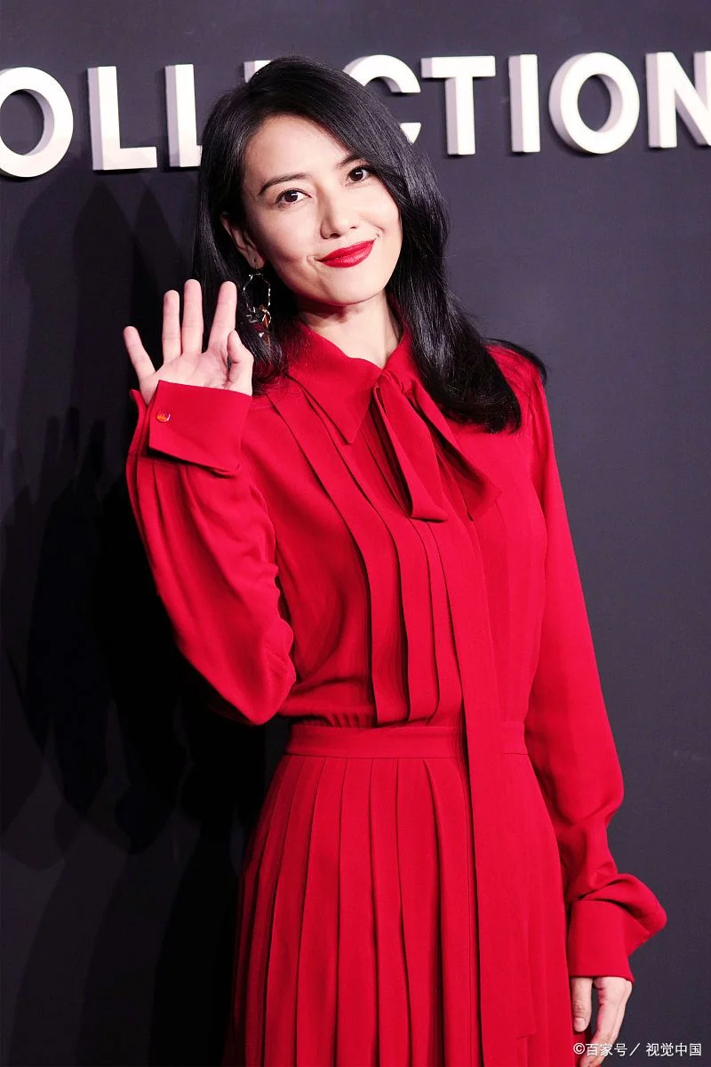 怎样看待“上海地铁老大爷怒骂小伙不让座”一事(上海地铁演讲小伙)2