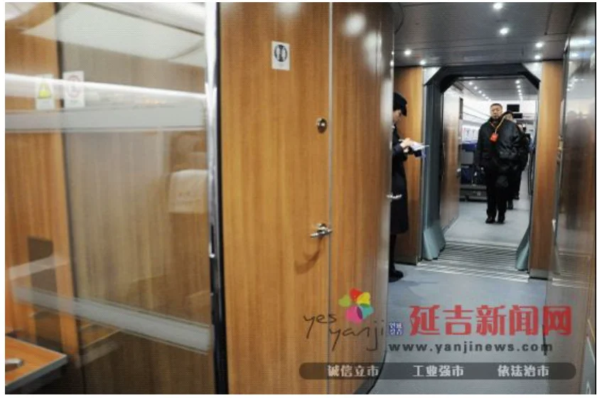 高铁有厕所吗 在哪个车箱（高铁车厢厕所）5