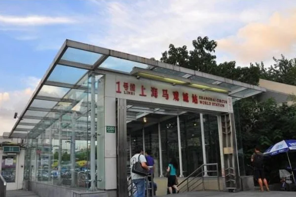 武汉晨报的历史沿革(地铁站的武汉晨报一般摆在那里)2