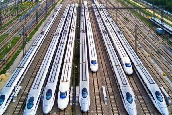 郑州高铁站和火车站是在一个地方吗（郑州火车站有高铁吗）2