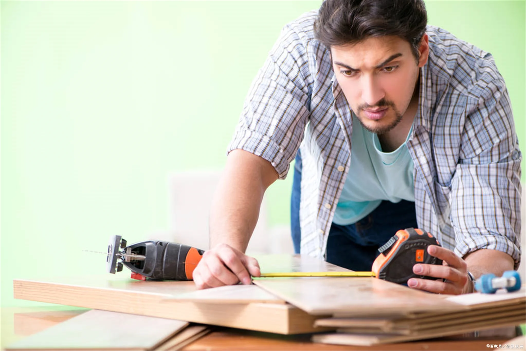 成都地铁工作和成都铁路局哪个待遇好些(成都地铁上班有前途吗)1