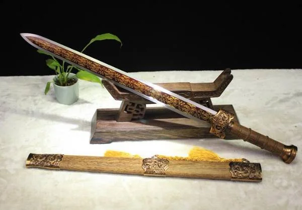 国宝“九龙宝剑”疑(南京地铁挖出宝剑)4