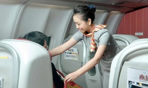 高铁服务员有那些要求（高铁服务员鞋）