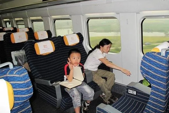 学生坐高铁半票吗(高铁商务座儿童半价吗)6
