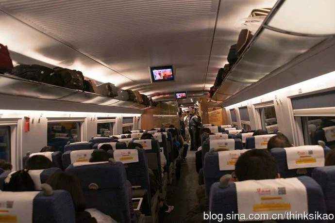 高铁的座位是什么样图片(高铁内部图片高清)4