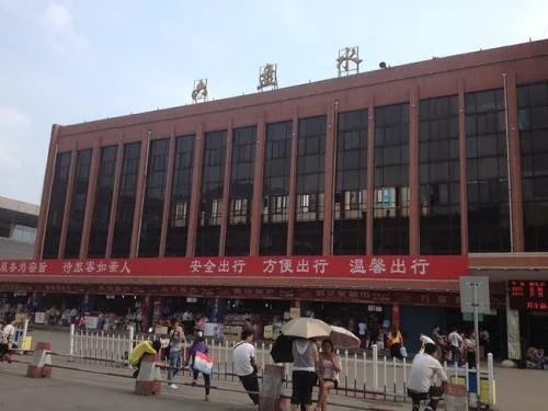 六盘水高铁站站前广场修在什么地方(六盘水高铁站)2