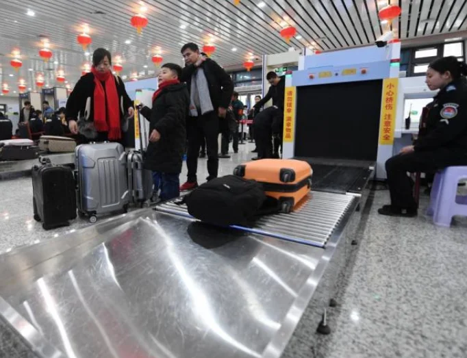 喷雾发胶可不可以带上动车和地铁要是可以带的话有没有限制带多少（北京地铁发胶携带不能超过660ml）6