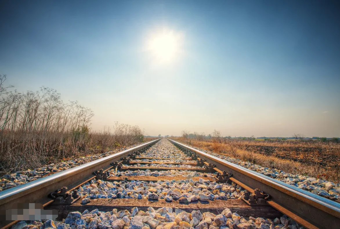 单轨铁路与单线铁路的是有区别的吧（单轨铁路如何双向）