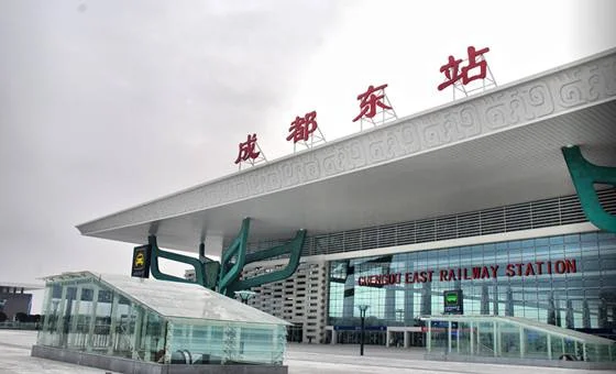 成都东客站地铁站是在东广场还是西广场(成都东站地铁口离哪个广场近)3