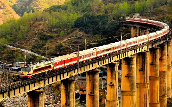 成昆铁路途径哪些站点（成昆铁路运行）3