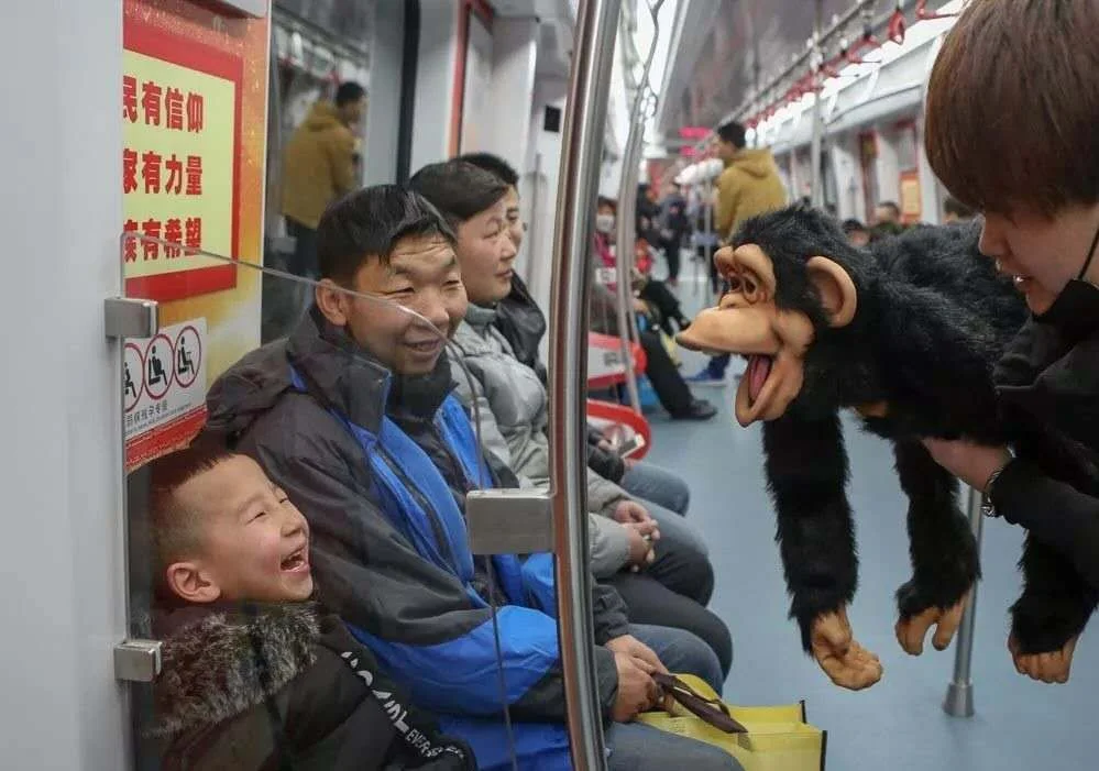 成都地铁小暖男是怎么回事（成都地铁小哥哥）5