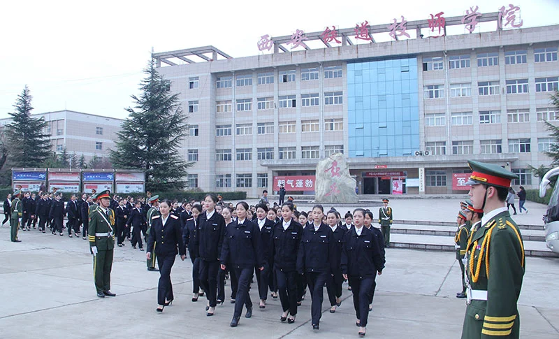 甘肃铁路轨道交通学校和甘肃新科轨道高铁学校都是什么性质的学校是公办还是民办（甘肃省轨道高铁学校）
