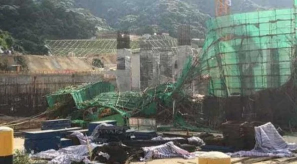 今天看新闻说深圳地铁塌陷了那是不是买房的时候最好离地铁远一点啊（深圳地铁塌方腾讯）