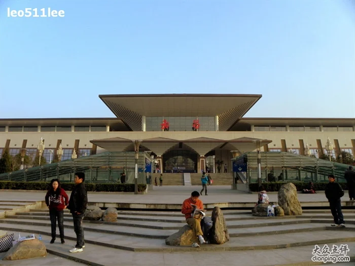 武汉地铁的运营中线路（武汉地铁武昌站电梯）