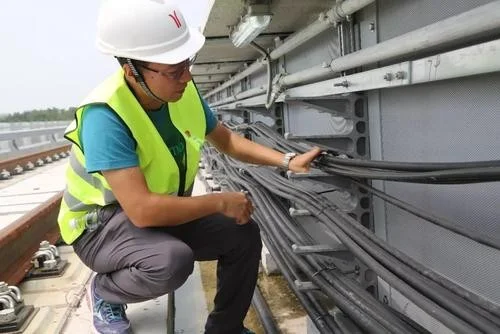 城市轨道交通专业怎么样这个专业毕业了可以做什么工作（轨道交通线路工）1