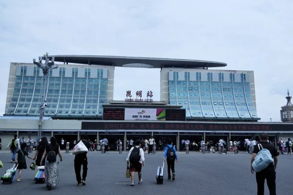 昆明火车南站坐地铁到长水机场需多长时间（昆明北辰地铁站到长水机场多长时间）2