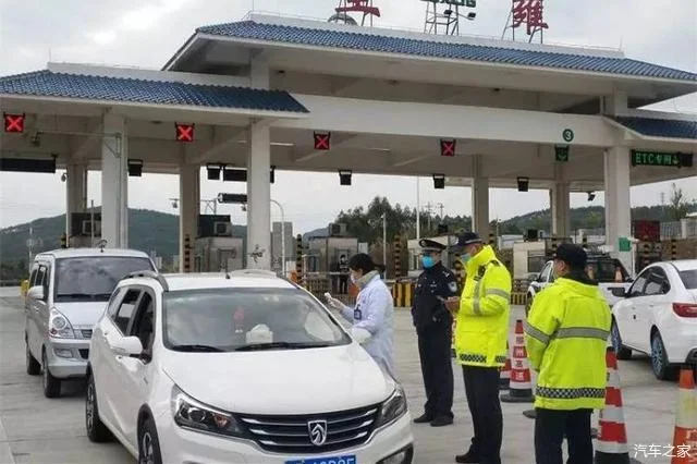 天津地铁车务三中心佟英璇张贴提示：保护好乘客 就是保护家人（天津地铁防风险保平安）4