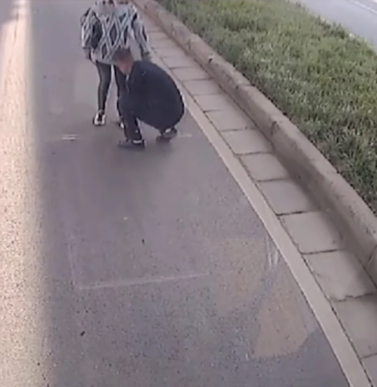 西安地铁可以微信支付了吗（西安地铁站帮孕妇寄鞋带）8