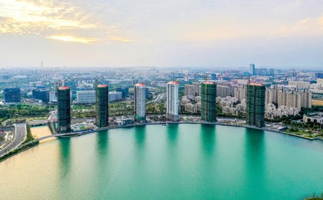 嘉定外冈何时通地铁目前11号线的拥挤状态!!!(上海地铁航拍)2