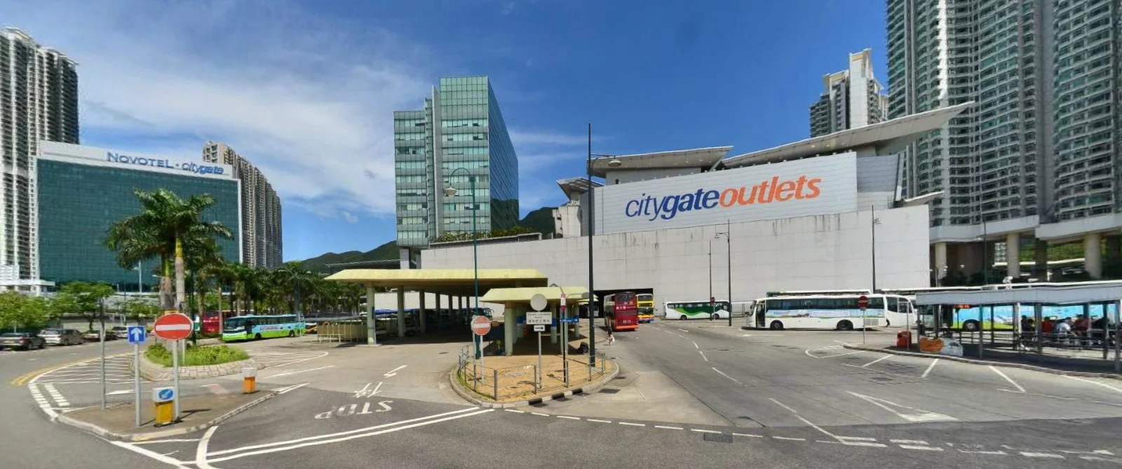 东涌地铁站有没有到香港机场的BUS（从东涌地铁到机场南）