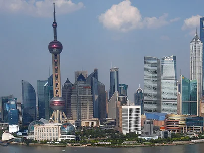 想沿着上海地铁1号线租房一个女生住只能负担每月1K的房租有没有什么好推荐的房源或者小区（上海地铁1号线住宿推荐住哪里）1