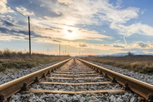 铁路钢轨为什么要做成工字形（工字形铁路）2