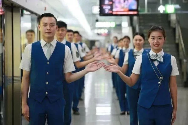 地铁正式员工工资待遇如何谢谢！（成都地铁集团员工工资待遇）