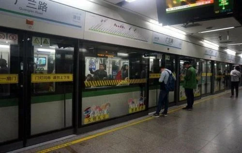 男子地铁站内晕倒抢救无效离世他这是怎么了（男子每天到地铁站）1