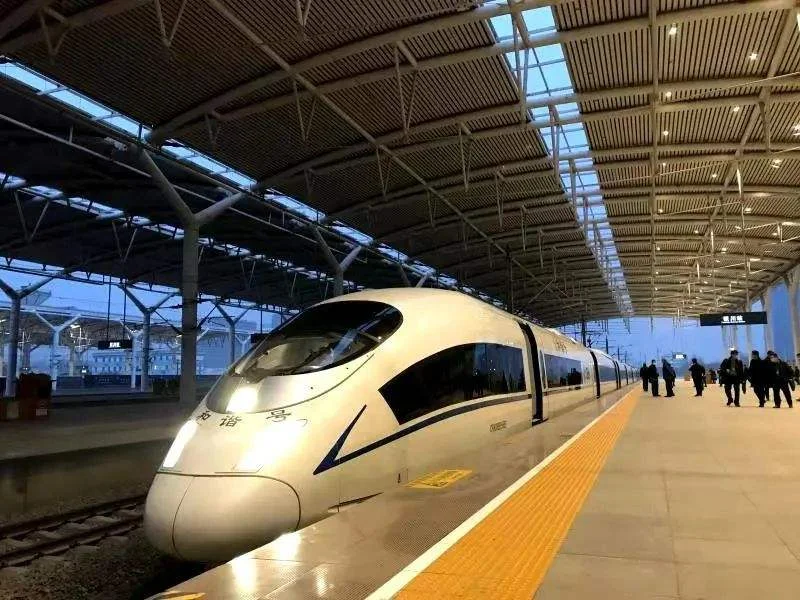 对比国外地铁霸座事件的处理方式放在国内适不适合（外籍男子南京地铁霸座）3