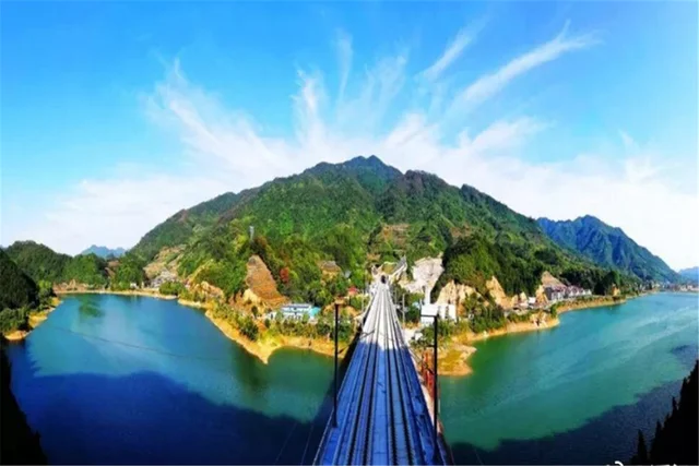 昌景黄高铁全长多少公里一共设多少个站点（军山湖高铁站设立地点）