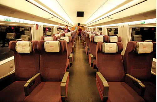 高铁一等座靠过道的座位靠背怎么调（高铁一等座座位怎么调）6