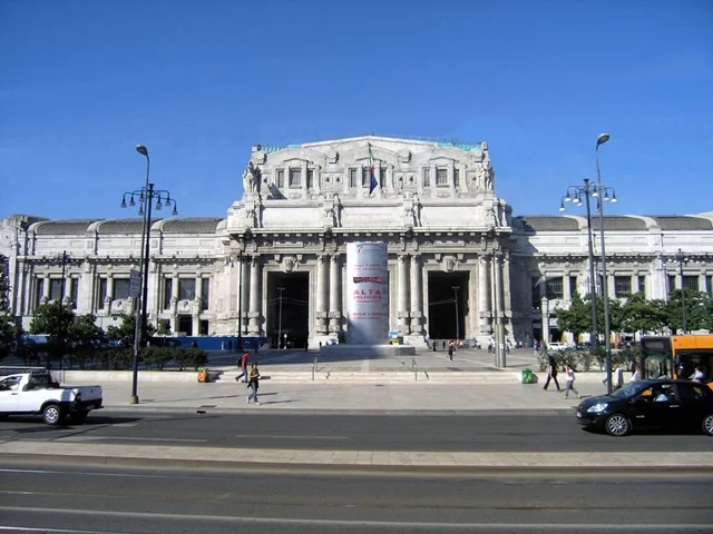 米兰中央火车站的车站介绍(米兰中央火车站地铁站)2