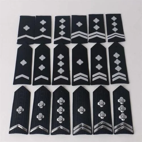 普通人穿铁路上的大衣带肩章犯法吗（铁路制服大衣）1