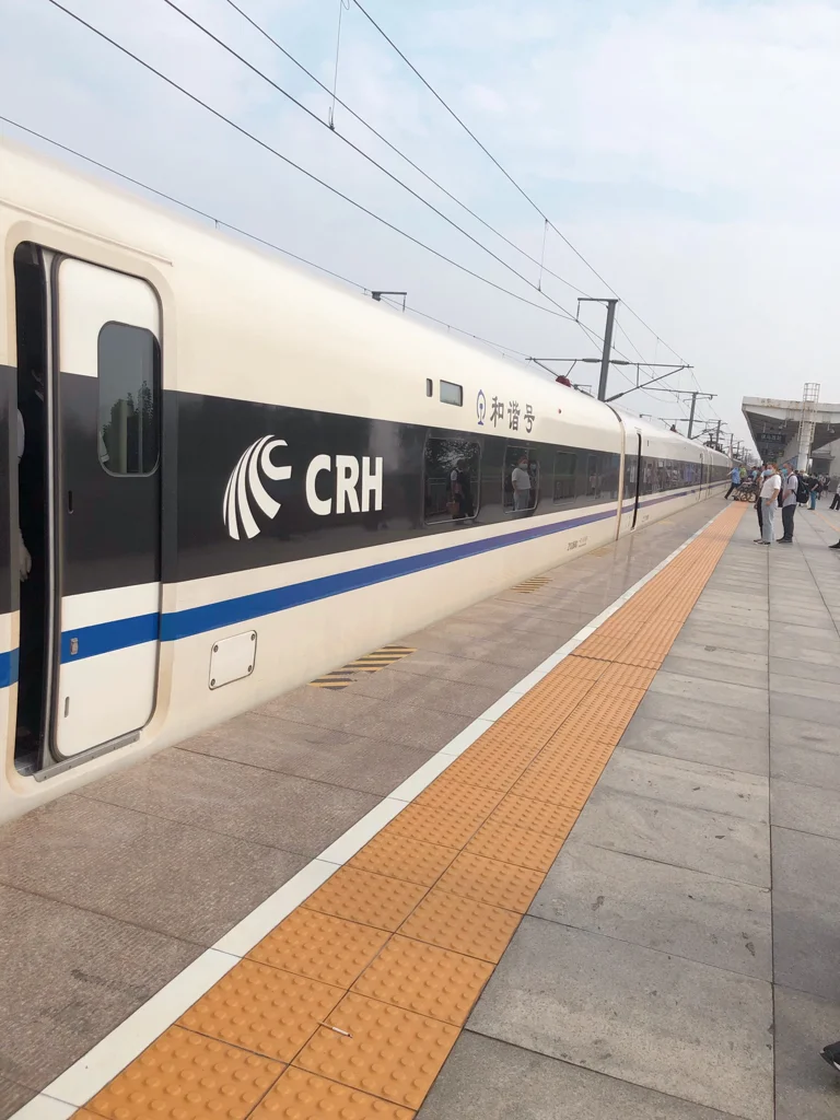 成都市地铁1号线省体育馆站转到2号线洪河站如何走(成都市龙泉驿区洪河地铁站)2