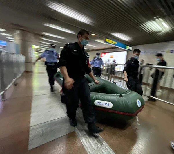 上海地铁二号线各站点（上海地铁站举行核化生救援演练）