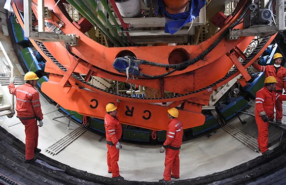 龙南隧道顺利贯通为什么说这是赣深高铁第一长隧道（常益长铁路最长隧道顺利贯通）5