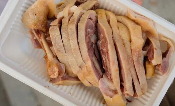 为什么南京金宏兴鸭子店的盐水鸭子带毛呢（南京金宏兴鸭子店怎么坐地铁）2