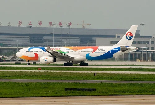 徐泾东停车（2号线徐泾站旁边的停车场）场要停车三天费用多少另外晚上有出租车么（徐径东地铁站附近宾馆）3