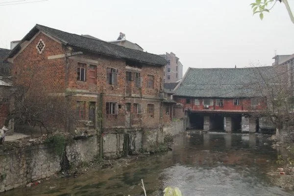 重庆轻轨5号线规划图（重庆化龙桥地区地铁规划图）